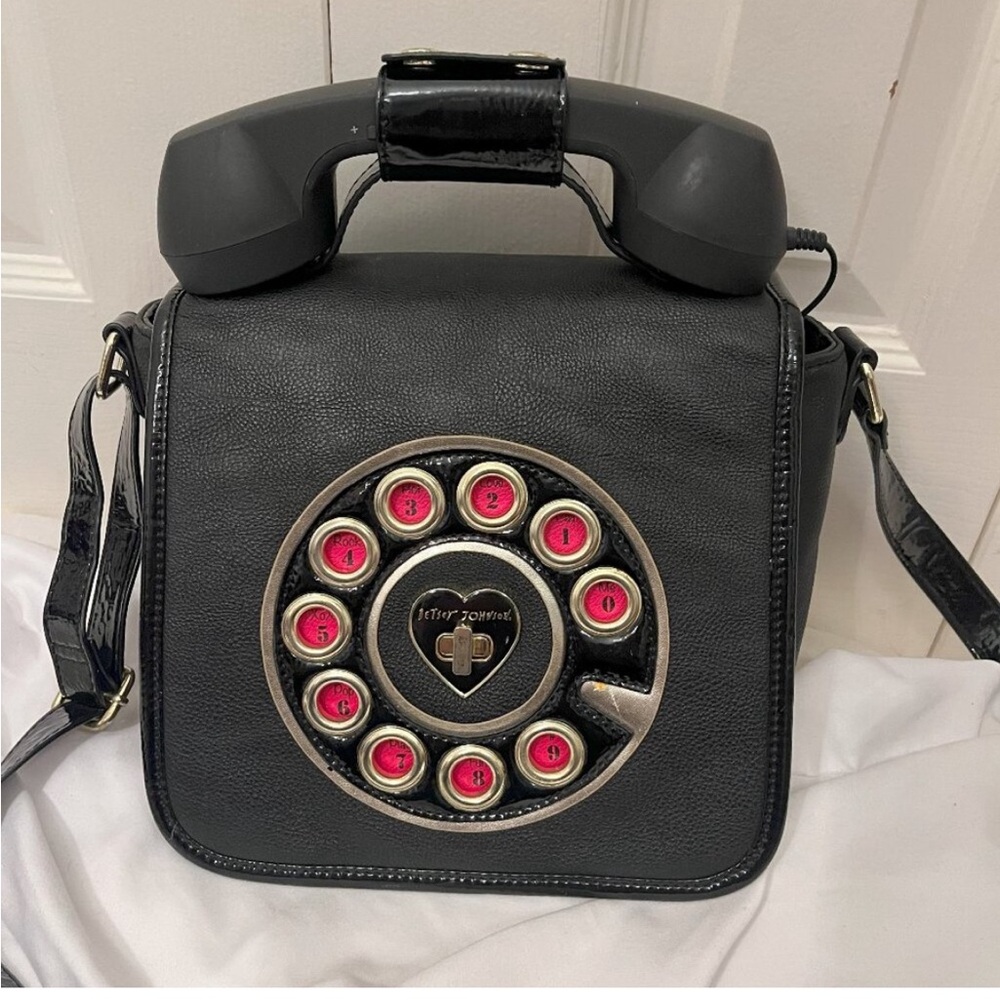 Betsey Johnson Telephone Crossbody Bag
Black Handbag Purse Vintage.